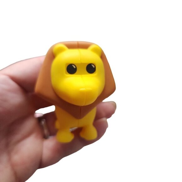 McDonald's 2023 Adopt me! Toy Unicorn & Toy Lion Happy Meal Figures NEW - Picture 3 of 14